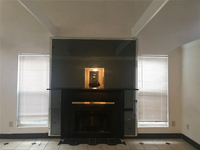 Building Photo - 6557 Devonshire Ct