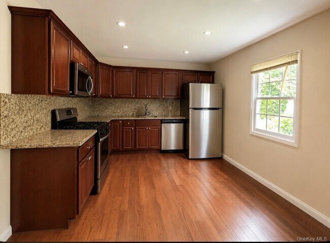 Building Photo - 81 Bellwood Ave