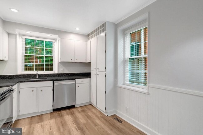 Foto del edificio - 3004 S Columbus St