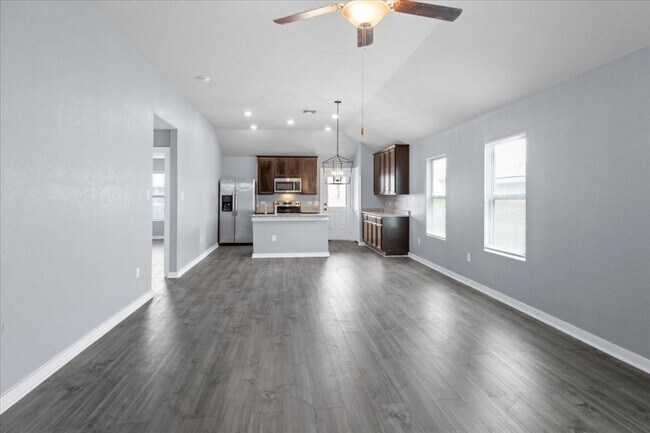 Building Photo - 7558 Toledo Bend
