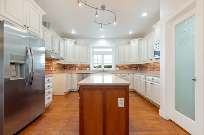 Photo - 2630 New Orchard Ct House