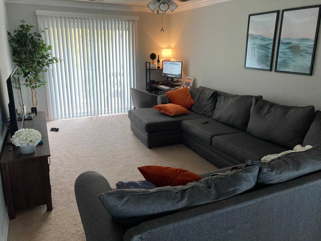 Living Room - 14 Mainsail Dr