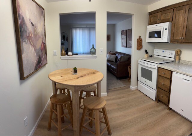 Foto del edificio - 426 Laverne Dr