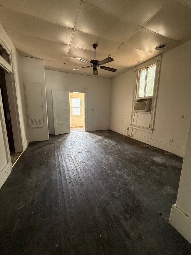 Building Photo - 300 N 17th St