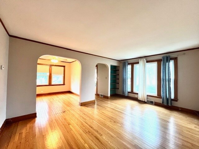 Foto del edificio - 1704 E Greenleaf Ave