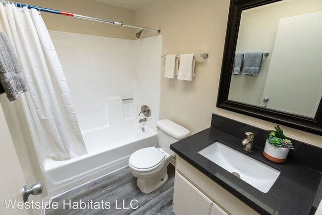 Building Photo - Studio, 1 bath Apartment - 747 Gayley Ave