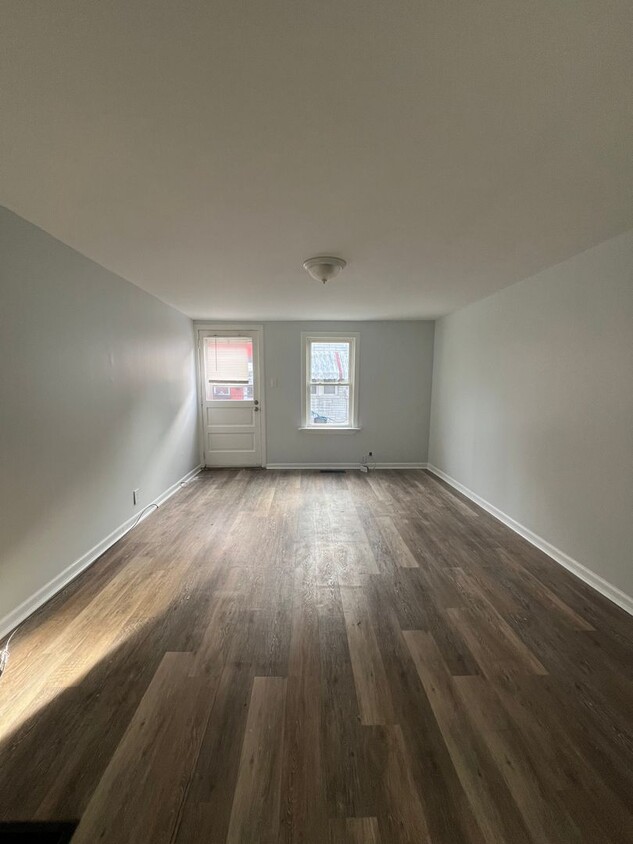 Foto principal - Renovated 2 BD, 1 BA Home in Lancaster!