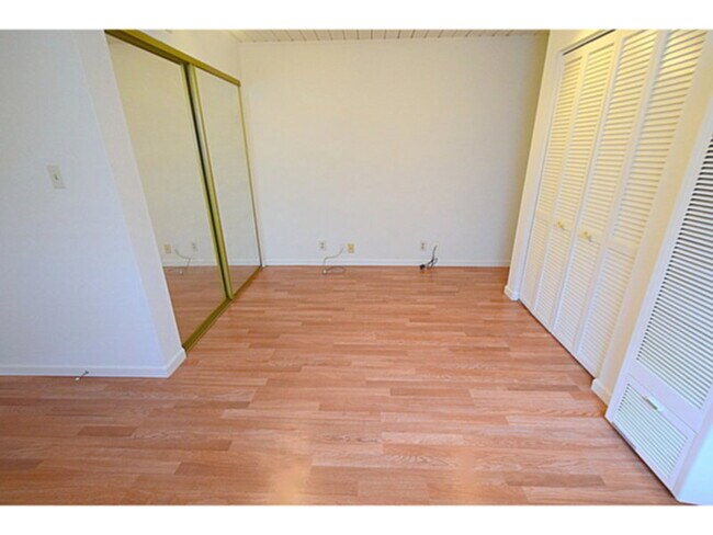 Building Photo - 530 3rd St