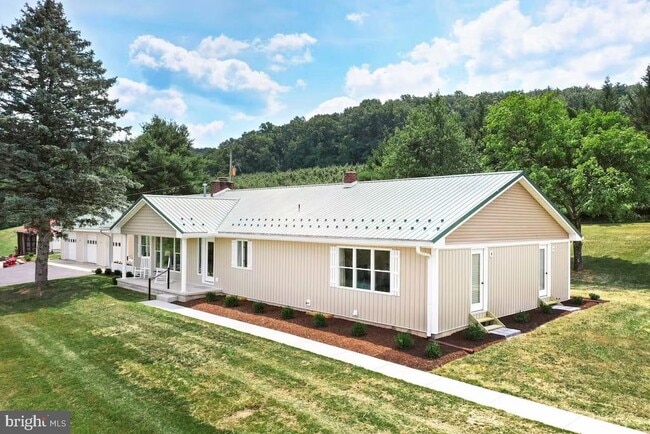 Building Photo - 790 Bendersville Wenksville Rd