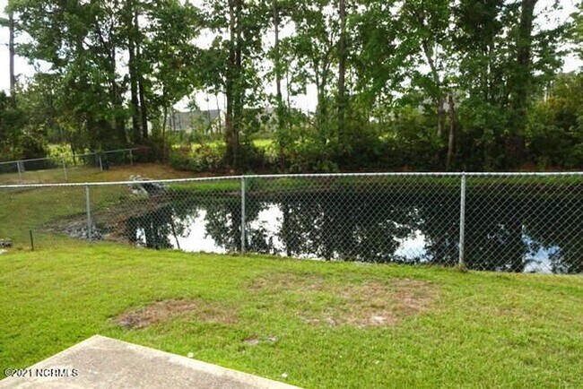 Building Photo - Silver Creek Village | 2 Bed, 2 Bath | Monkey Junction