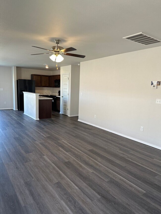 Foto del edificio - *Pre-leasing* Three Bedroom | Two Bath Hom...