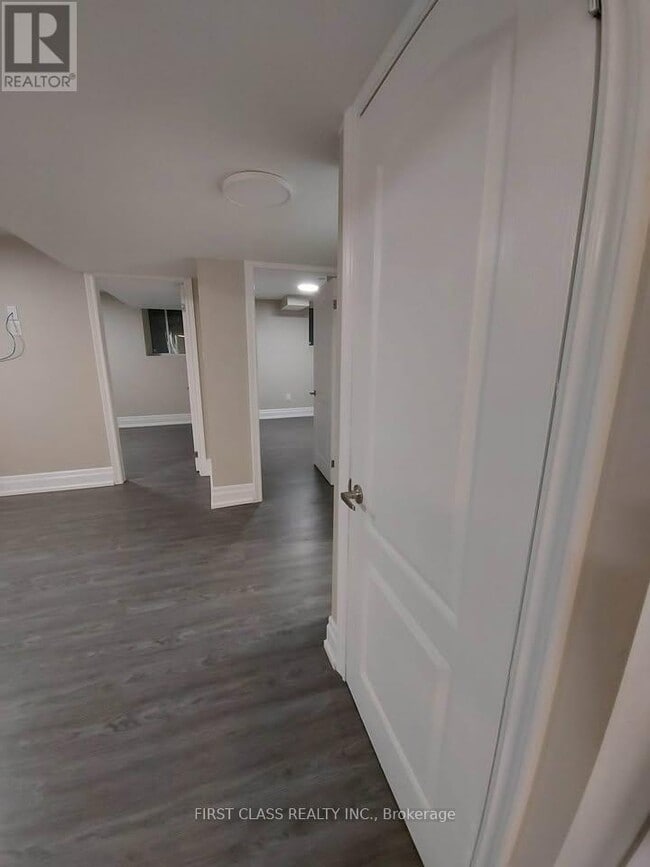 Building Photo - 15 Donald Powell Cres