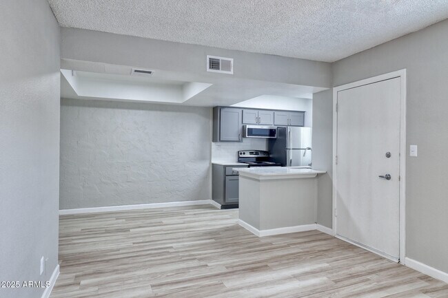 Foto del edificio - 815 E Bethany Home Rd