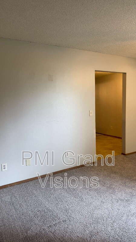 Building Photo - 610 Richmond Ave