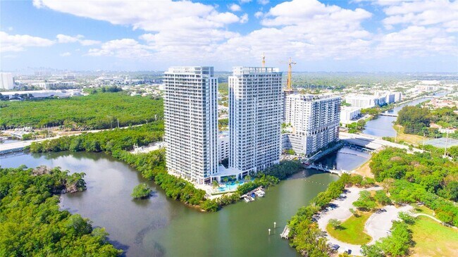 Foto del edificio - 16385 Biscayne Blvd