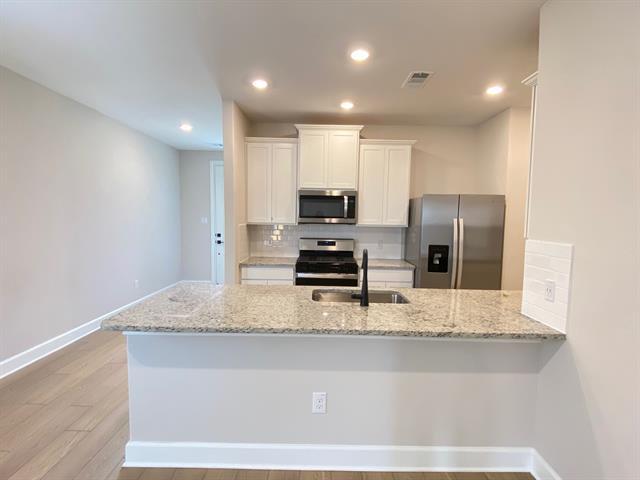 Foto del edificio - 1212 Ginsburg Ln