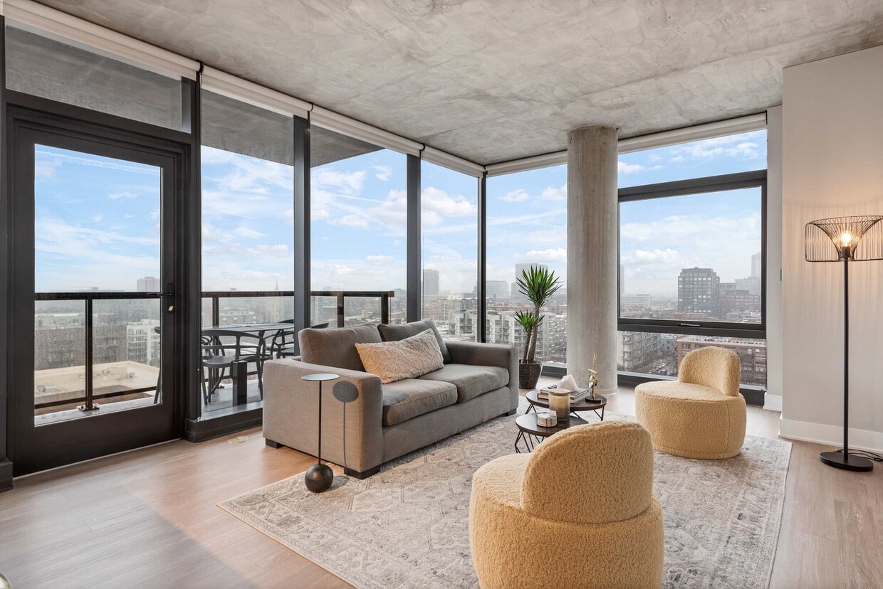 Foto principal - 1044 W Van Buren St