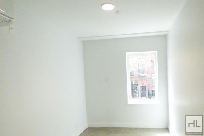 Building Photo - 337 Degraw St