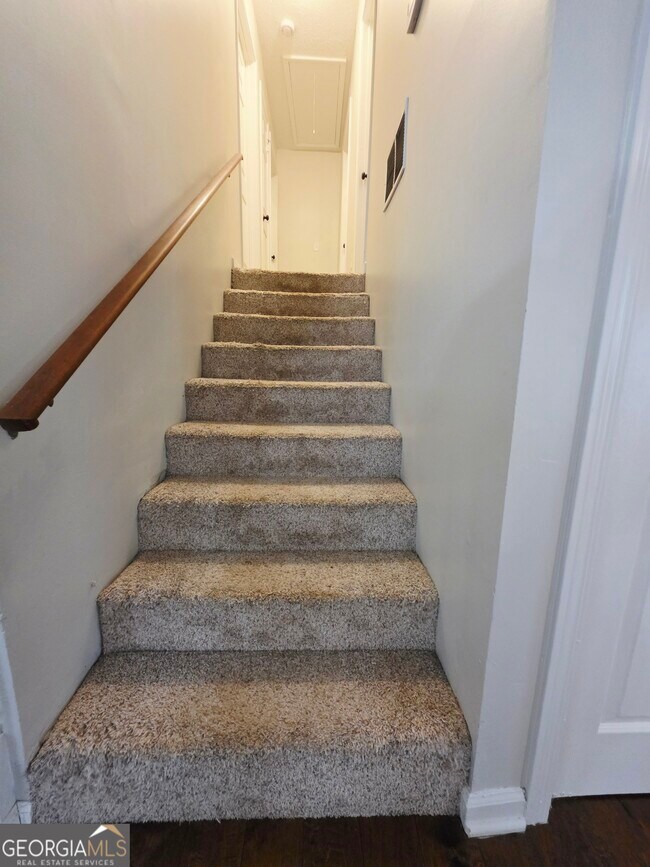 Building Photo - 570 Remington Ln