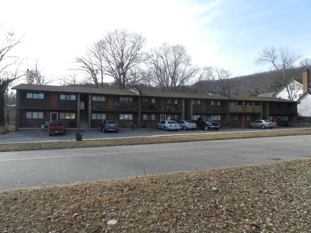 Building Photo - 411 W Rockwood St