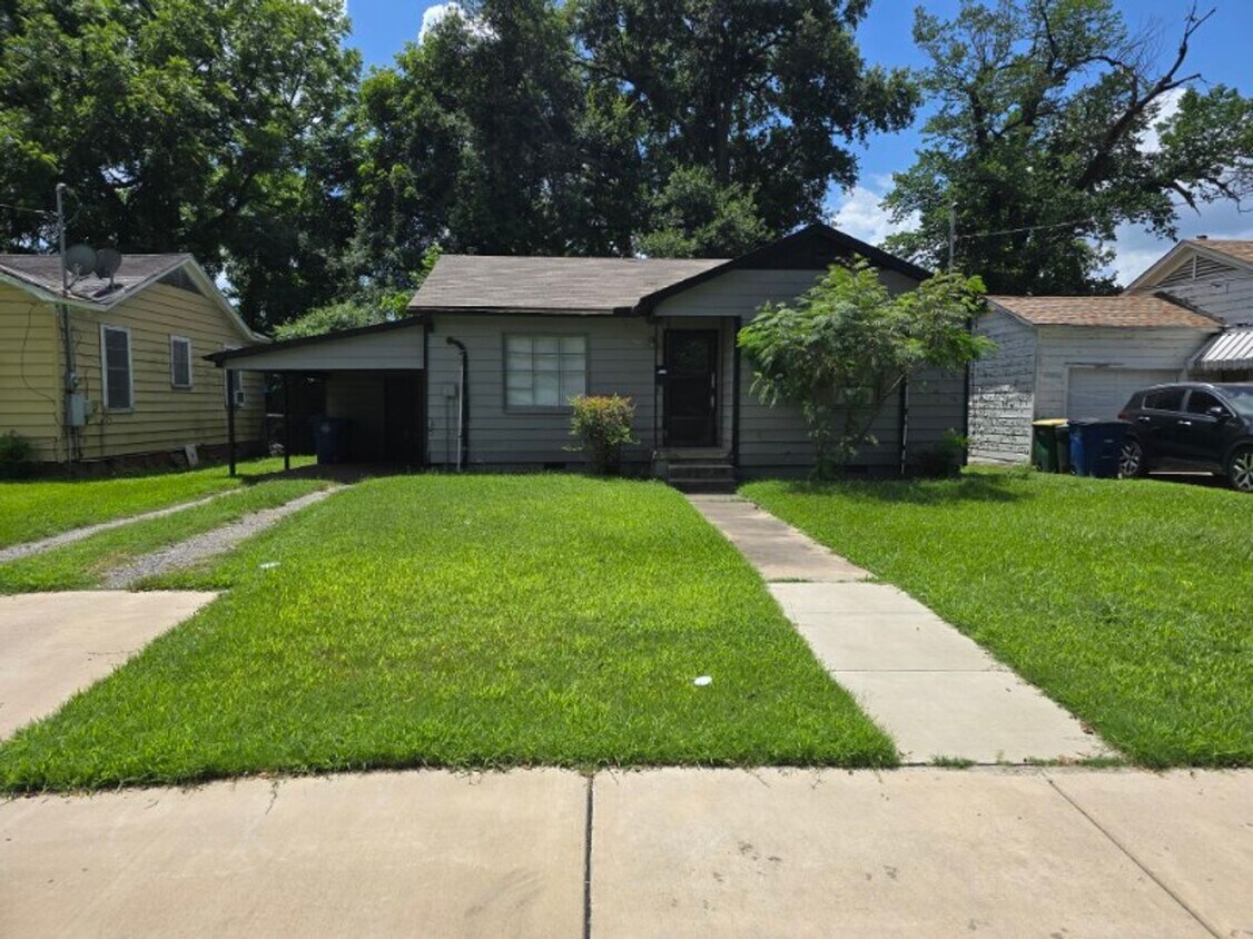 Primary Photo - 105 Park Pl