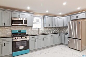 Building Photo - 40 Elizabeth St