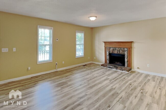 Foto del edificio - 413 River Trace Dr