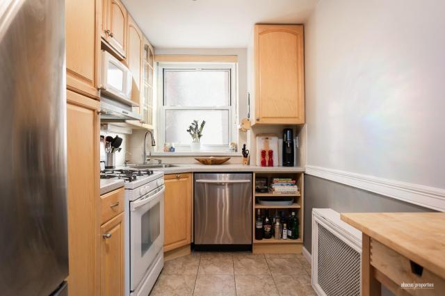 Foto del edificio - 1 bedroom in Brooklyn NY 11218