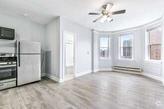 Building Photo - 5860 N Kenmore Ave