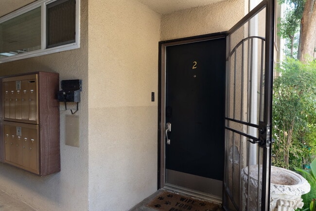 Photo - "Chic Pasadena Condo: 1-Bedroom Gem with Granite Countertops at 465 South Los Robles Ave!"