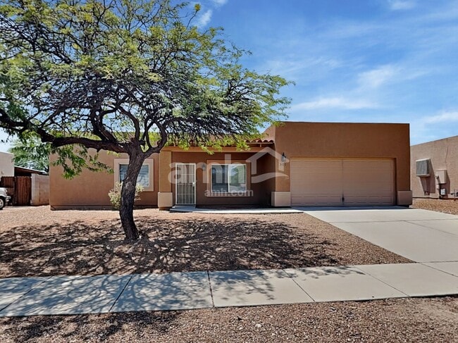 Building Photo - 501 W Placita Durango