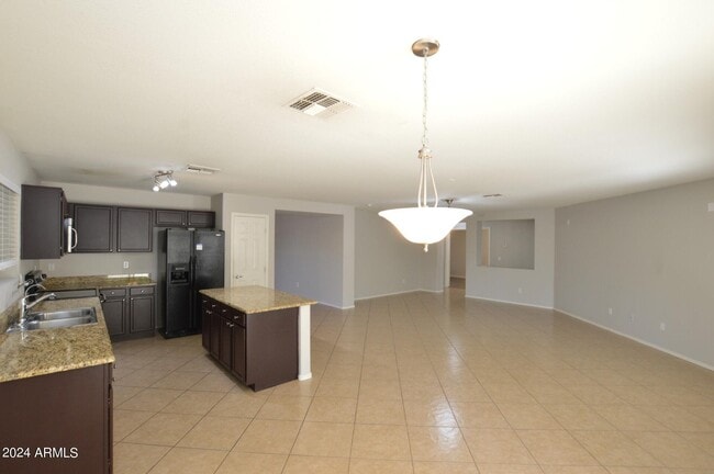 Building Photo - 3735 E Sheffield Rd