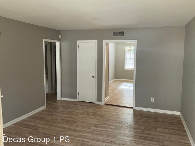 Foto del edificio - 2 br, 1.5 bath House - 845 Old Trail Rd.
