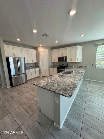 Building Photo - 18036 W Thistle Landing Drive