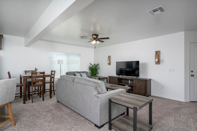 Foto del edificio - 1640 N Cameron St