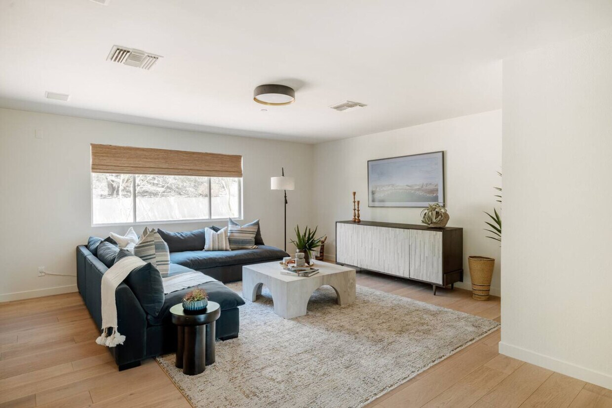 Foto principal - 4330 E McDonald Dr