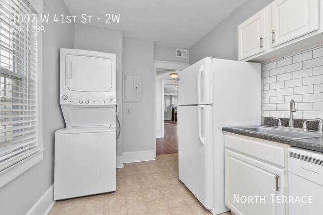 Foto del edificio - 1007 W 41st St