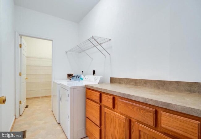 Foto del edificio - 8464 Hessian Hill Ct