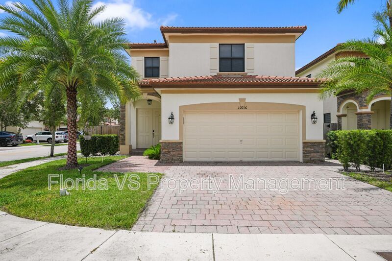 Foto principal - 10016 NW 89th Terrace