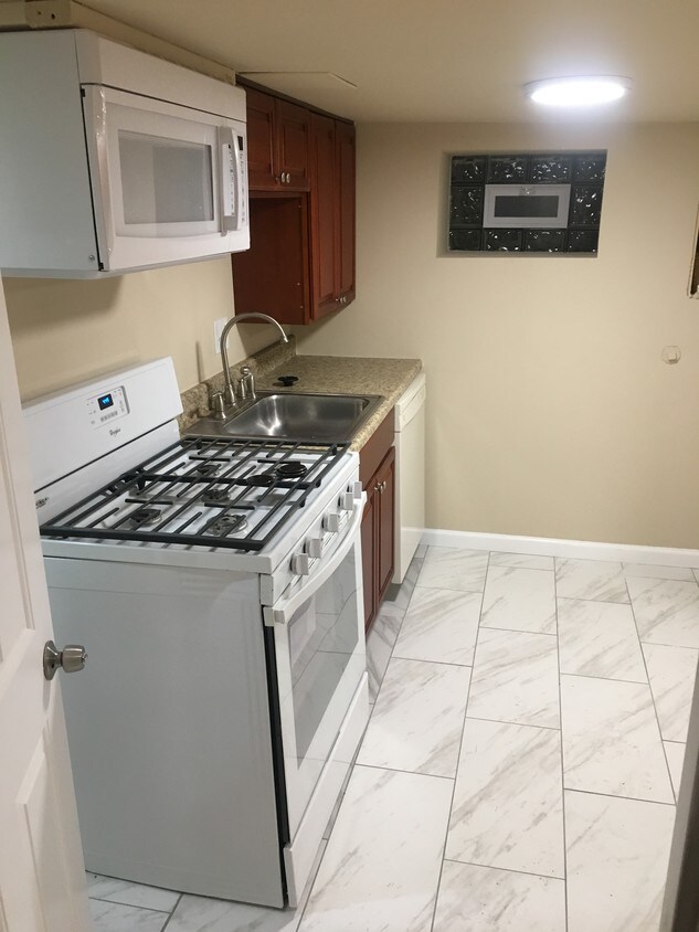 Primary Photo - 5020 Norwood Ave