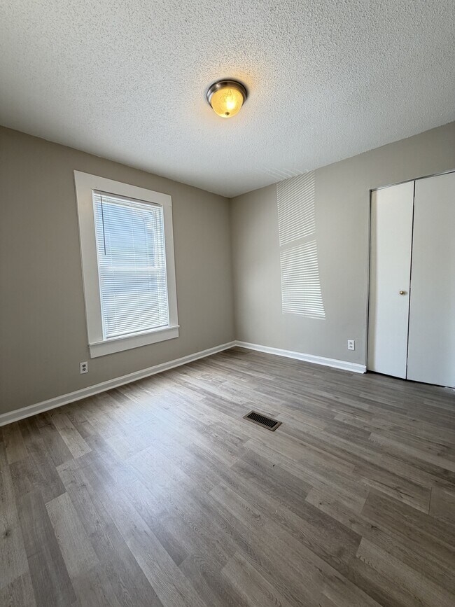 Foto del edificio - 919 N Walnut St