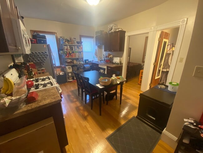 Building Photo - 113 Brookline St