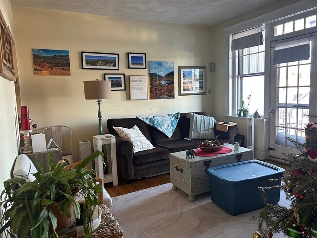 Foto del edificio - 2039 Commonwealth Ave