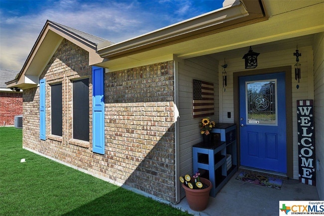 Building Photo - 305 Sandra Sue Dr