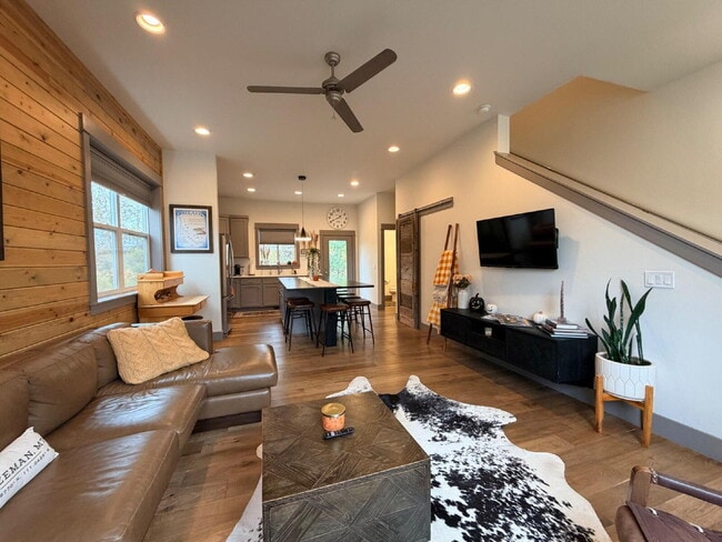 Foto del edificio - Gorgeous and Quiet 3 Bed 2.5 Bath Home in ...