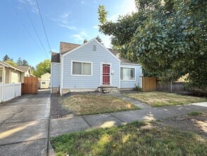 Building Photo - 672 Breys Ave NE
