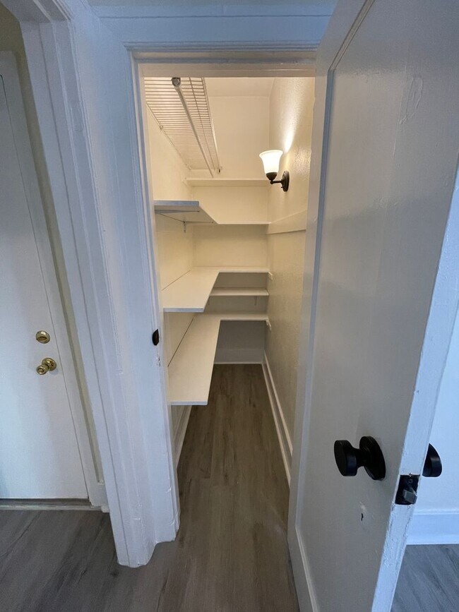 Foto del edificio - ECHO PARK studio ready to move in!!! Locat...