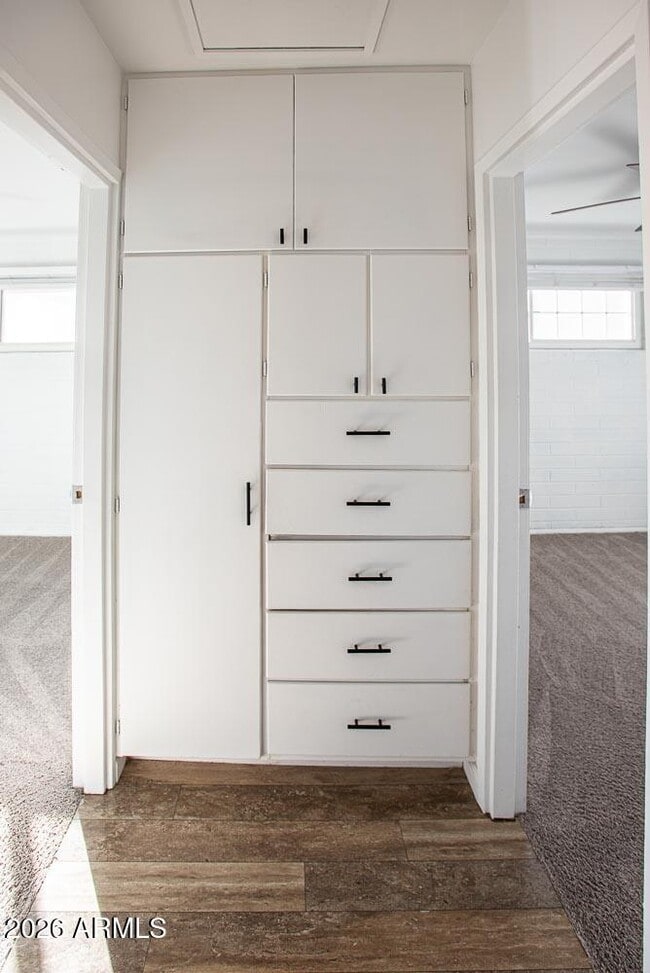 Building Photo - 318 N Palm St