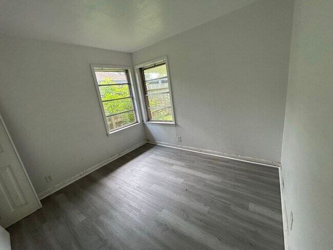 Foto del edificio - $100 Move In Specials