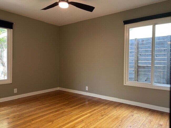 Foto del edificio - 7709 Mullen Dr